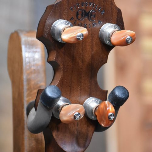 MonarchHeadstock1