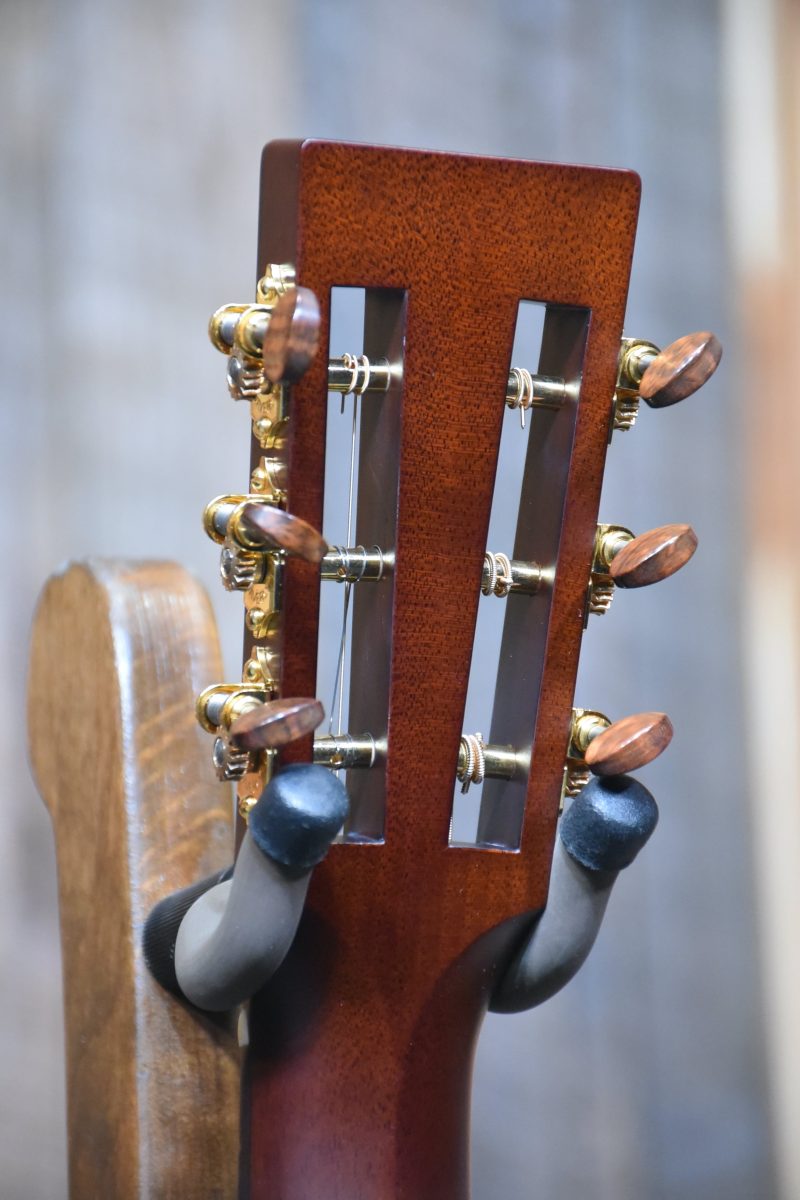 OMSantaCruzheadstock1