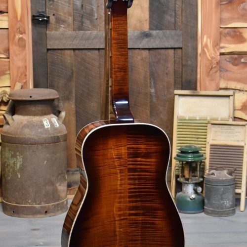 W LEGACY E MODEL TOBACCO SUNBURST WITH PICKUP.1